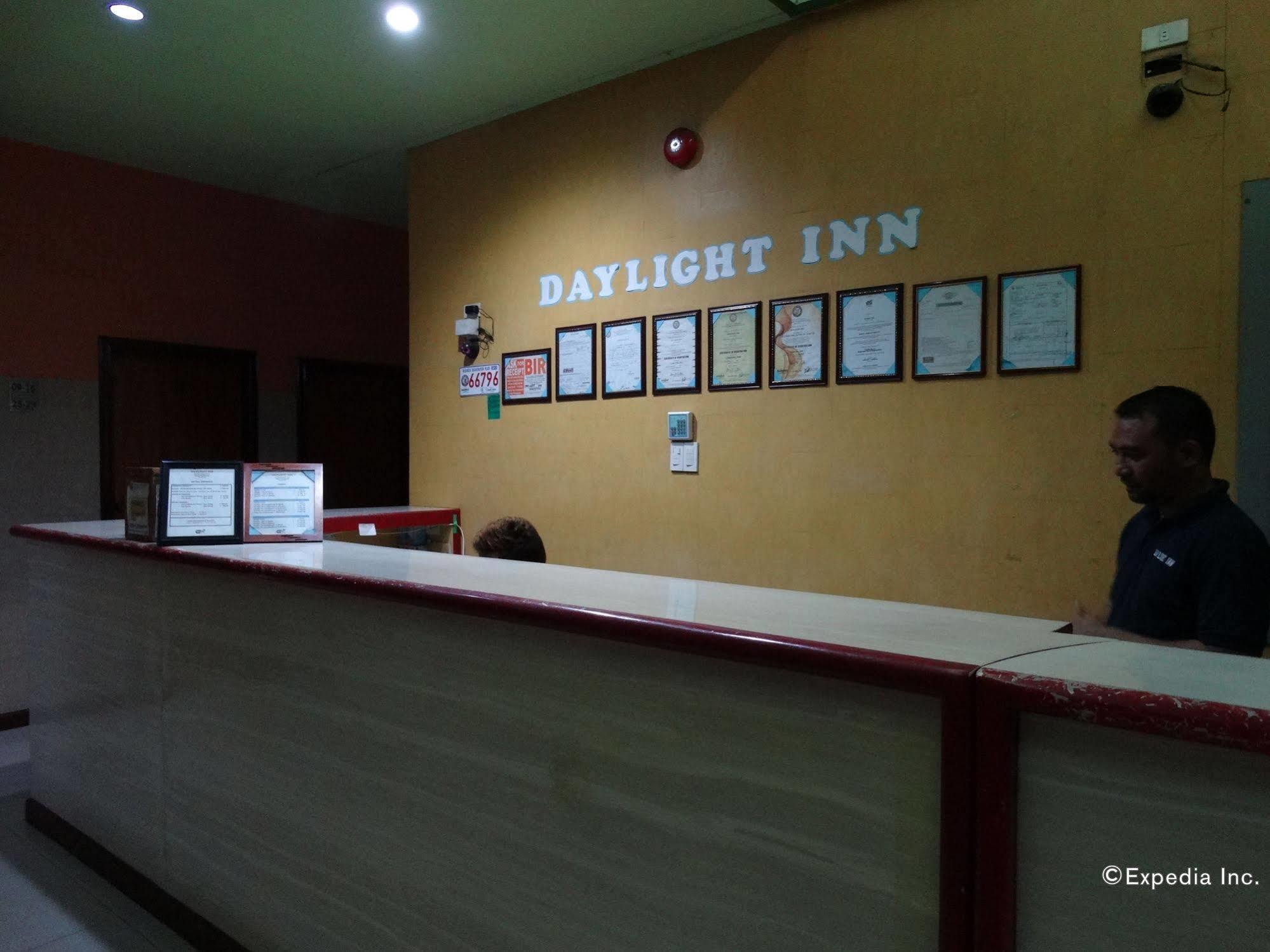 Daylight Inn Davao City Esterno foto