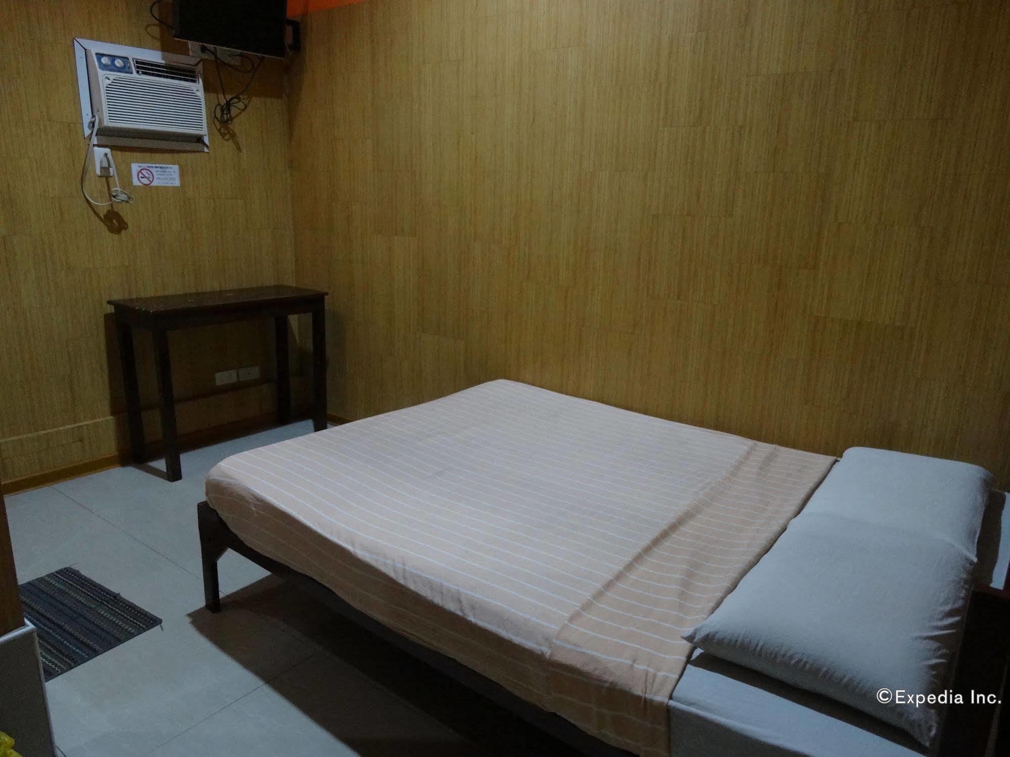 Daylight Inn Davao City Esterno foto