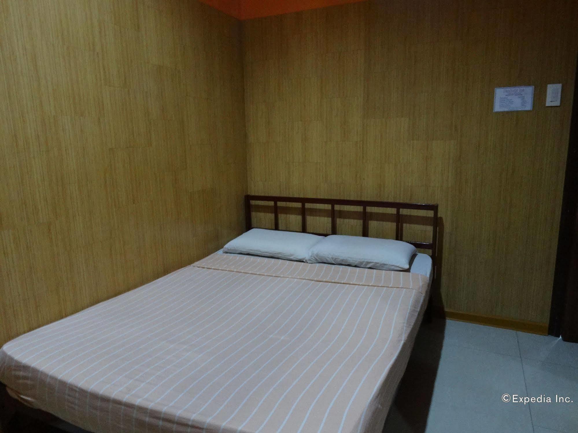 Daylight Inn Davao City Esterno foto