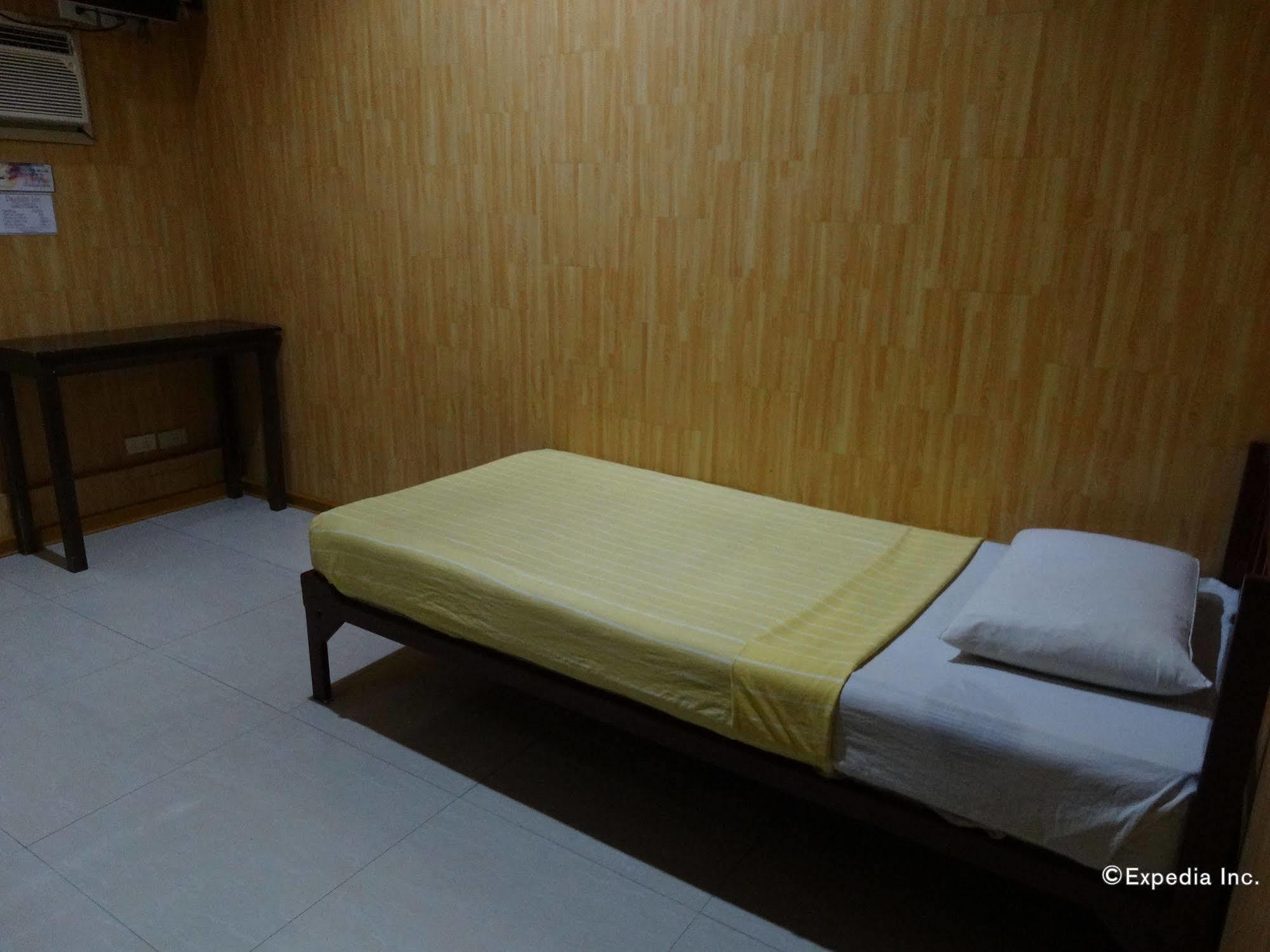 Daylight Inn Davao City Esterno foto