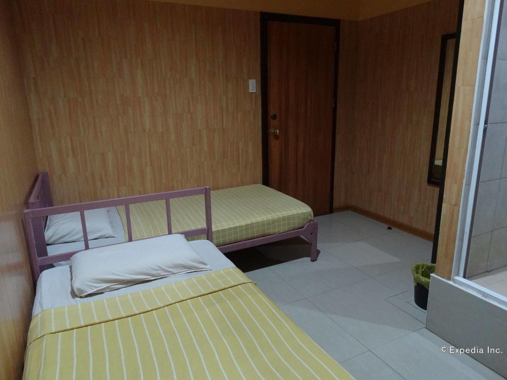 Daylight Inn Davao City Esterno foto