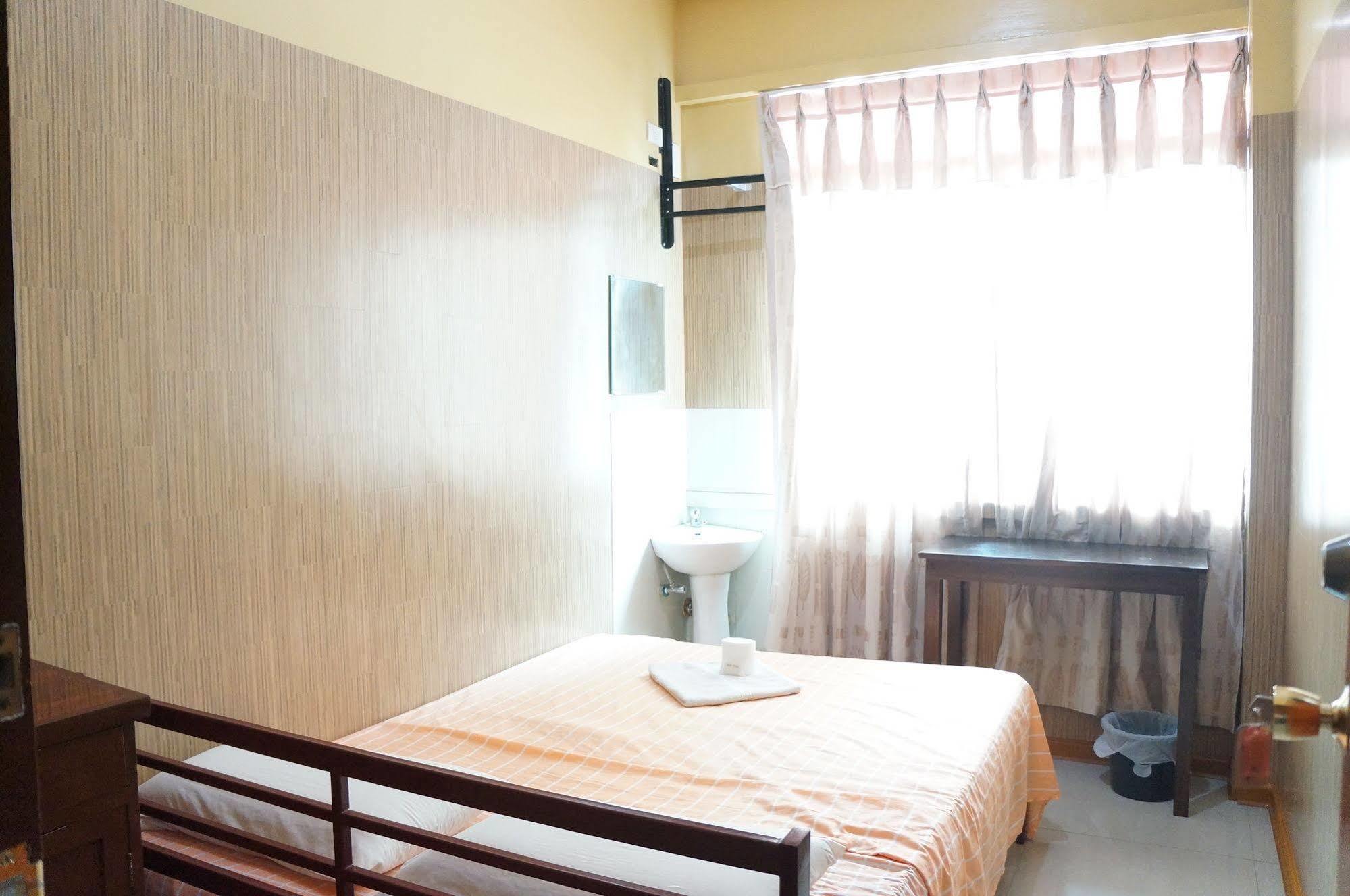 Daylight Inn Davao City Esterno foto