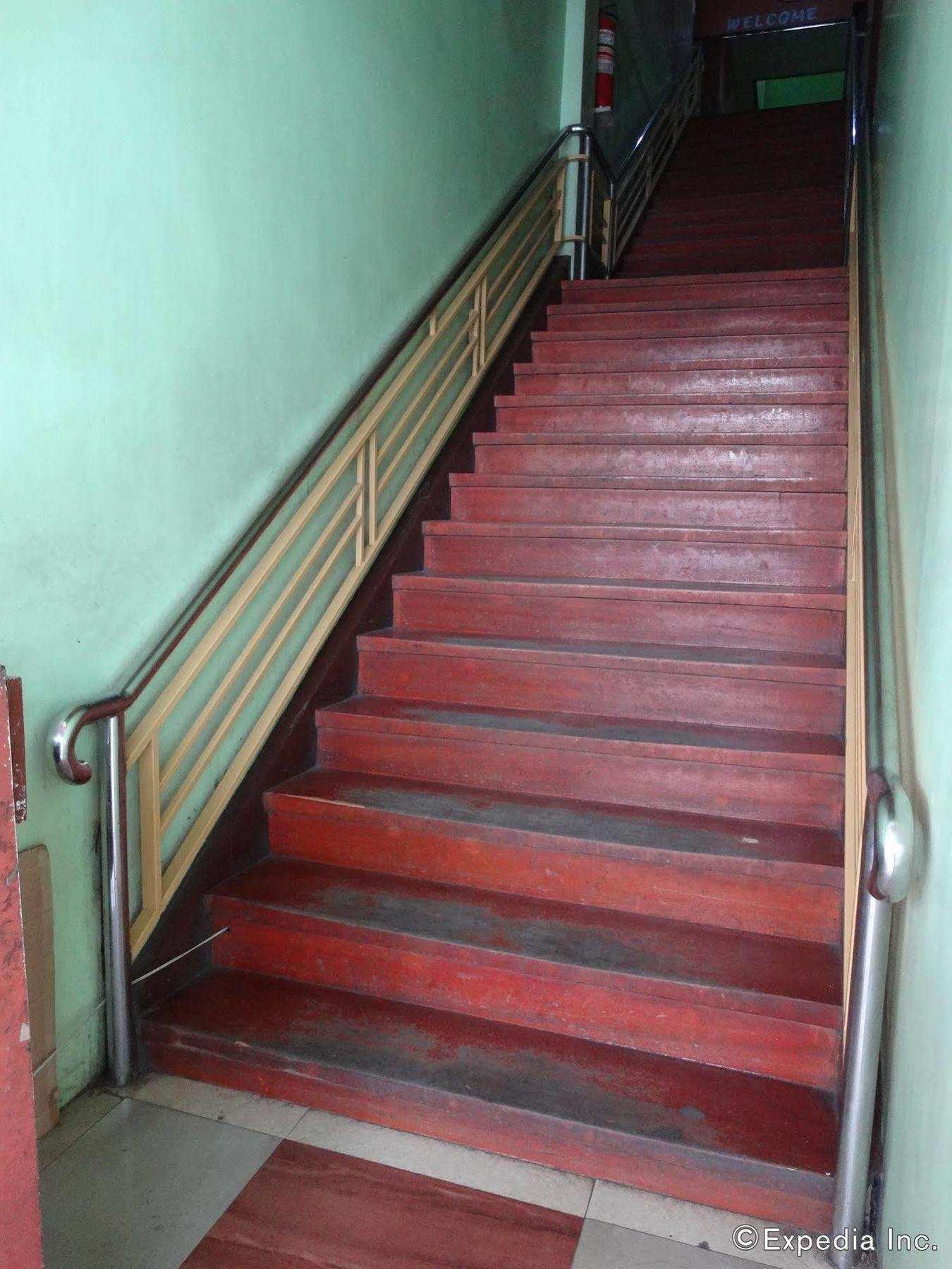 Daylight Inn Davao City Esterno foto