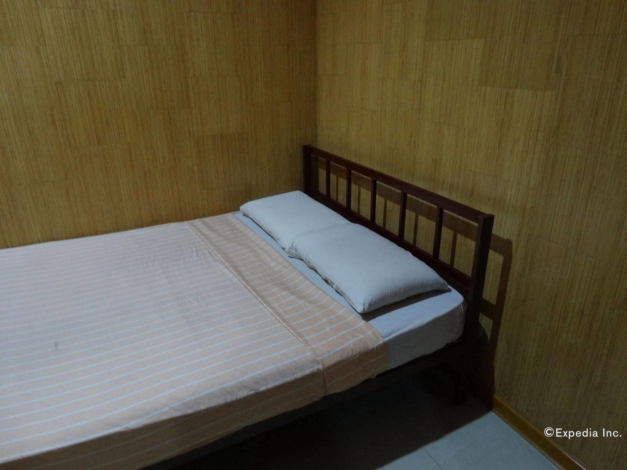 Daylight Inn Davao City Esterno foto