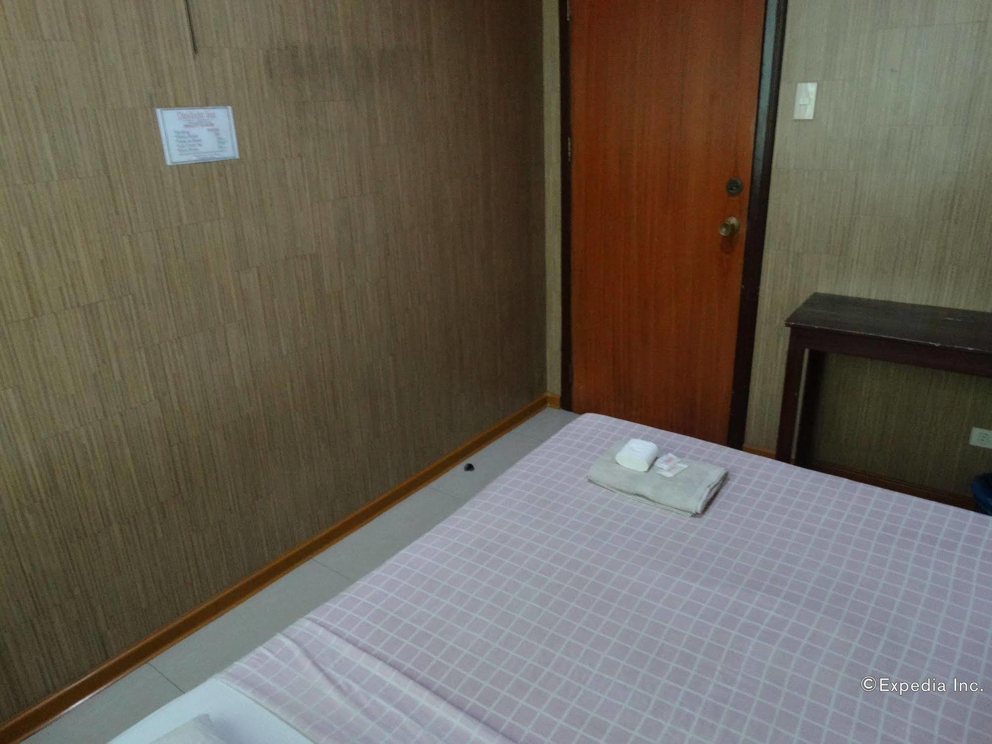 Daylight Inn Davao City Esterno foto