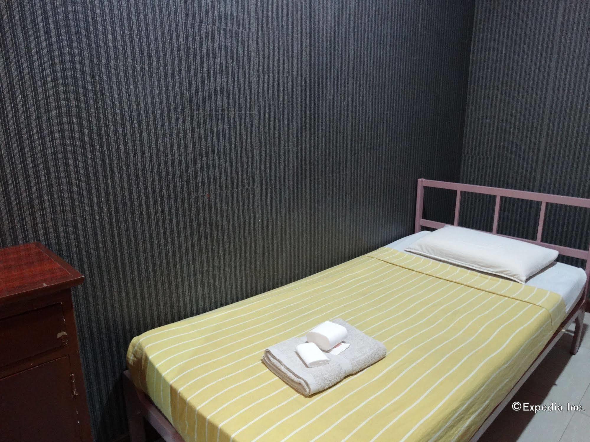 Daylight Inn Davao City Esterno foto