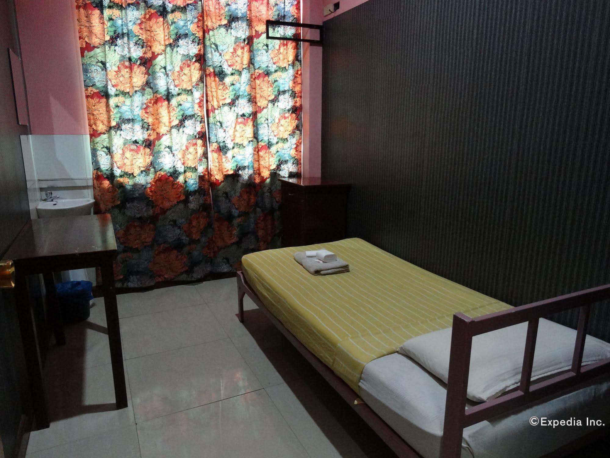 Daylight Inn Davao City Esterno foto