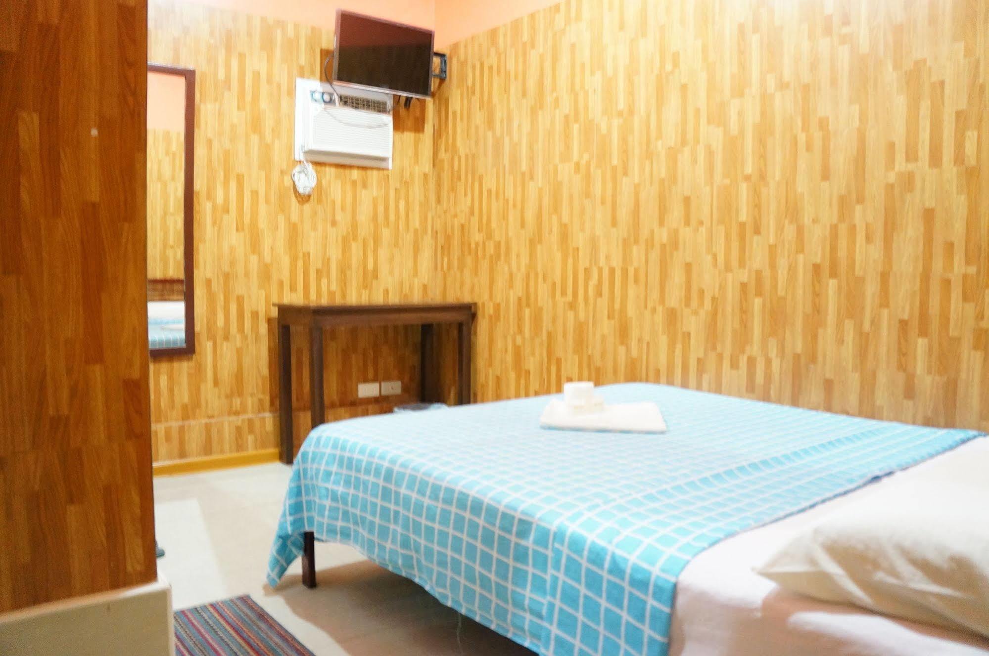 Daylight Inn Davao City Esterno foto