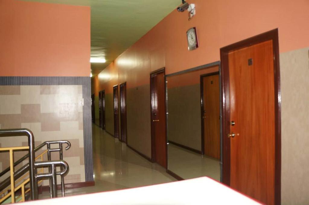 Daylight Inn Davao City Esterno foto