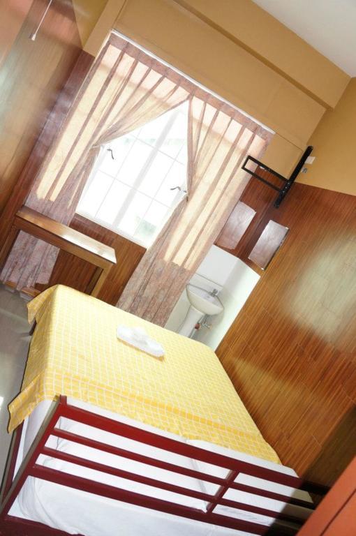 Daylight Inn Davao City Esterno foto