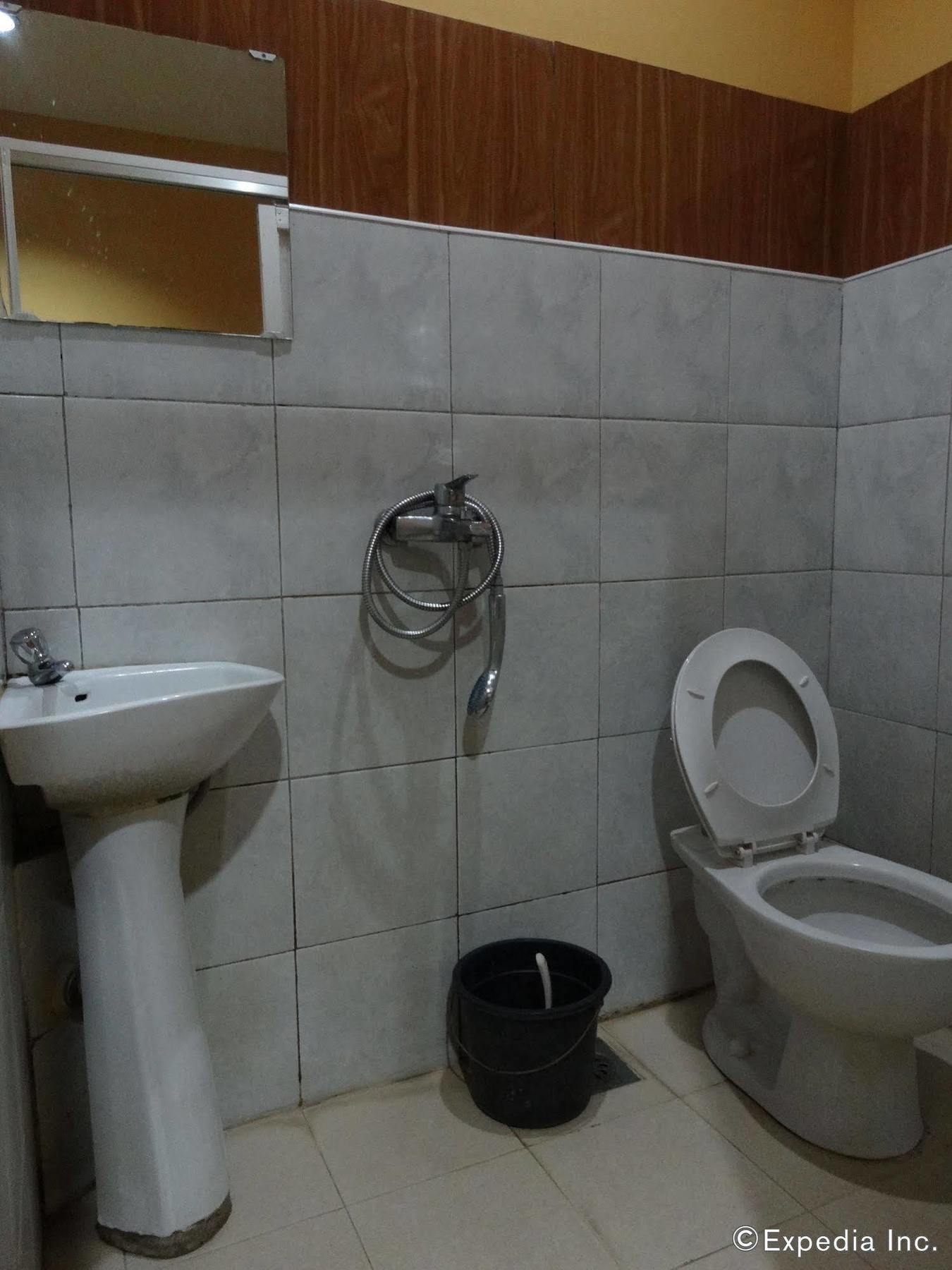 Daylight Inn Davao City Esterno foto